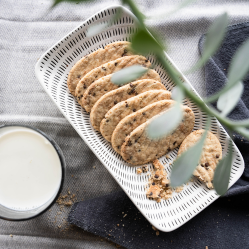 Ontbijtkoekjes met stukjes chocolade